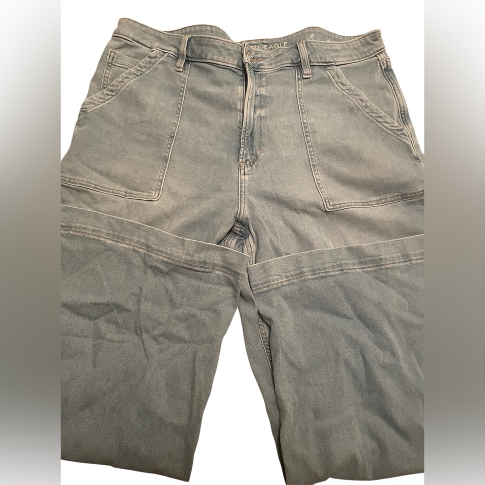 Woman’s Wide Leg American Eagle Jeans
